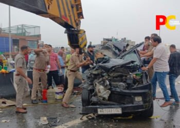 Six dead after bus collides with car on Delhi-Meerut Expressway