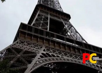 Eiffel Tower evacuated after bomb threat: Sources