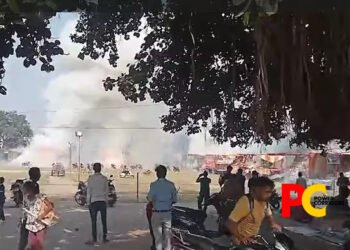 Massive fire breaks out in Mathura firecracker market