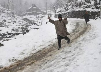 Snow magic returns to Kashmir region after long Dry Spell