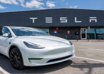 Government adopts new EV policy, Tesla's entry into India gains momentum:- Power Corridors