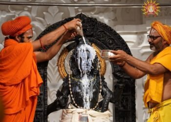 Ram Lalla’s Surya Tilak marks the special day of Lord Ram