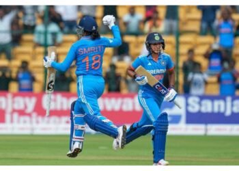 Smriti Mandhana and Harmanpreet Kaur