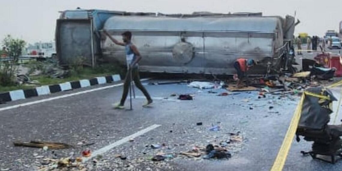 Horrific road accident on Agra-Lucknow Expressway claims 18 lives