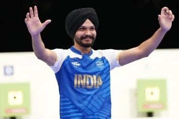 Olympic medalist Sarabjot’s father to visit gurdwara; serve langar to celebrate