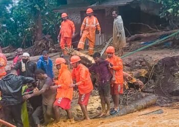 24 die, hundreds trapped after massive landslides rock Kerala