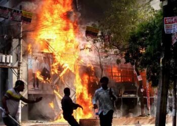 Bangladesh: Indefinite curfew imposed after 98 die in fresh violence