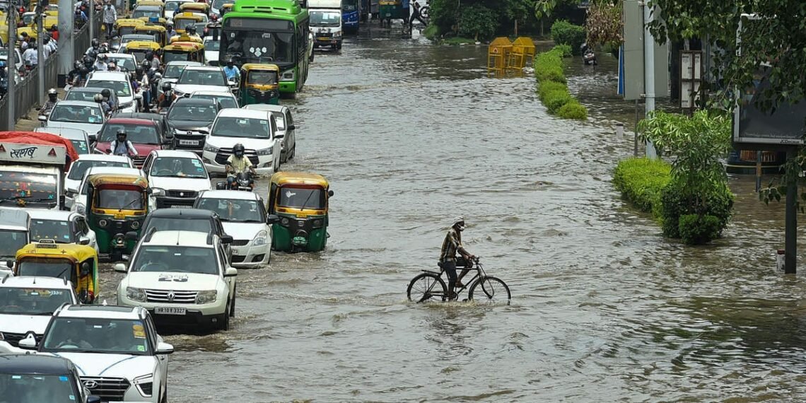 Heavy rainfall lashes parts of India; 32 people die in 7 states