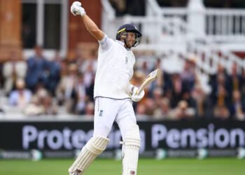 Joe Root hits 34th Test hundred; equals Brian Lara and Sunil Gavaskar