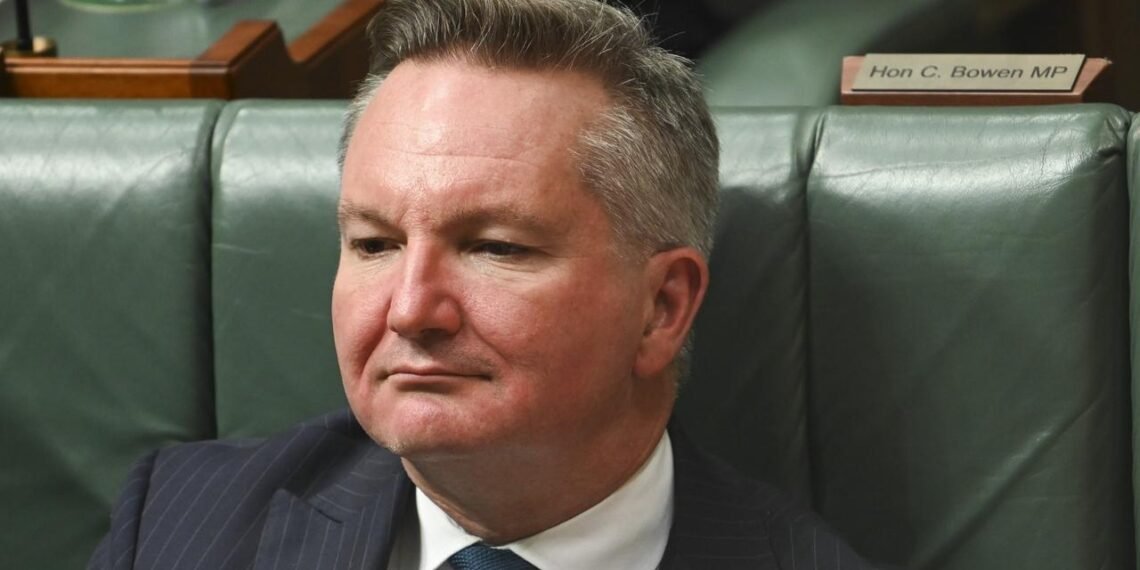 Australian Minister expresses concern over status of minorities in Bangladesh