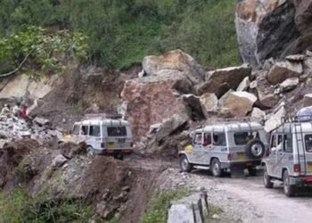 4 Army men die after a vehicle falls into a gorge in Sikkim