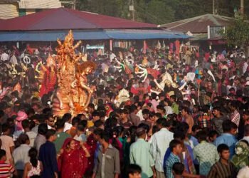 Bangladesh: Tensions rise for Hindus as Islamists oppose open celebration of Durga Puja