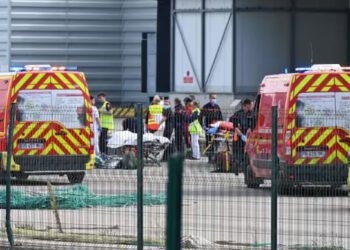 At least 12 migrants killed after boat capsizes in English Channel