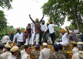 Sikh leaders protest outside Rahul Gandhi’s Delhi house over remarks in US