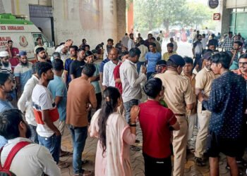 9 Injured after Stampede at Bandra Teminus in Mumbai