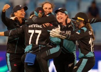 New Zealand Women's Team reach to the semis after Bowling Out Pakistan in Dubai.