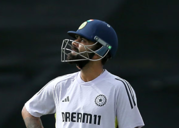Virat Kohli's Act Breaks Internet as He Refuses to Leave Nets Amid Heavy Rain in Perth