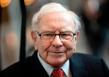 Warren Buffett: The `sage of generosity’ gives out $ 1.1 B this time.
