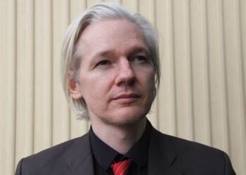 US Congressmen Urge President Biden to Pardon Julian Assange, Citing Risks to Press Freedom