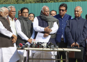 Divided opposition seeks JPC probe into Adani saga