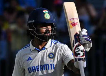 "KL Rahul's stellar performance as a solid wall for India against Australia"