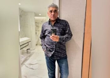 Actor Ram Kapoor sheds 55 kgs in 18 months. How you can follow the same?