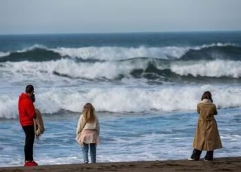 7.0-magnitude earthquake shakes California; Tsunami warning issued