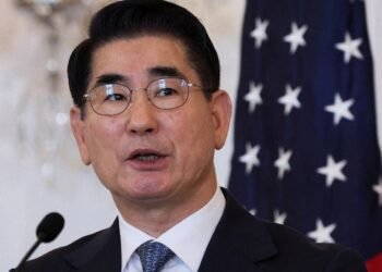 South Korea’s ex-defence minister held over Martial Law