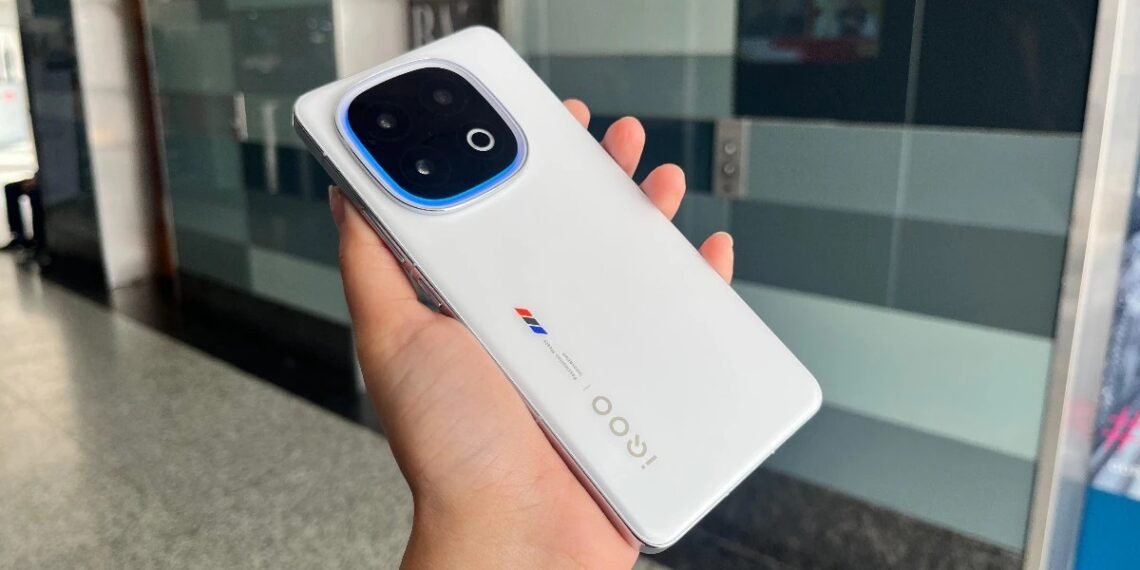 The grand new stylish iQOO 13: A quick review