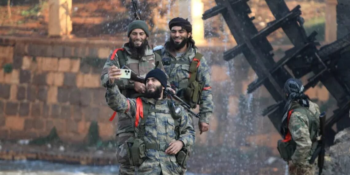 Syria unrest: Rebels capture 4th city; head towards Damascus