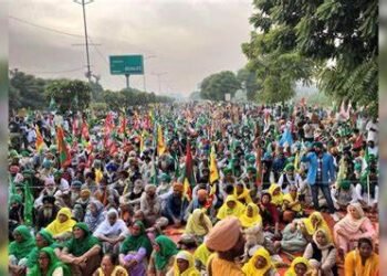 Delhi gears for traffic chaos as farmers aim for parliament