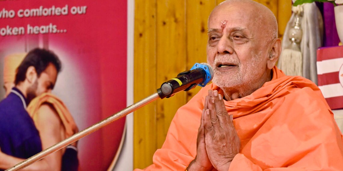 Vokkaliga Seer Defies Police Summons, Puts Congress in a Bind