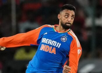 Varun Chakravarthy, Arshdeep restrict England to 132 in first T20I