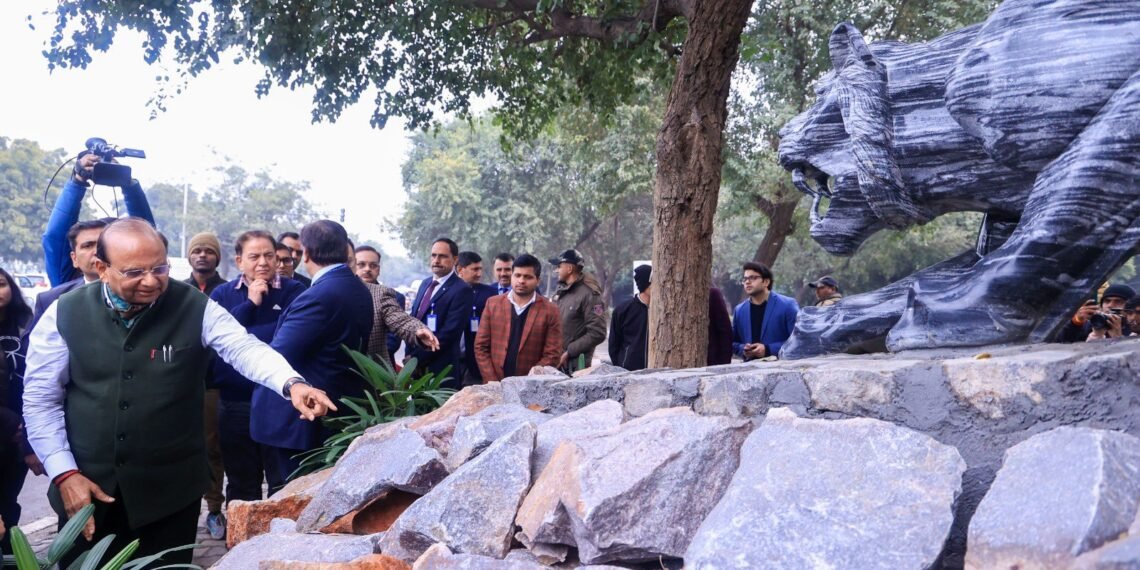 Delhi LG Unveils Majestic Panther Sculptures