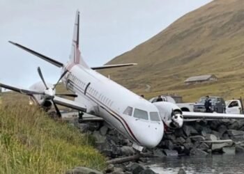 Commuter Jet crashes in Western Alaska; all ten on board killed