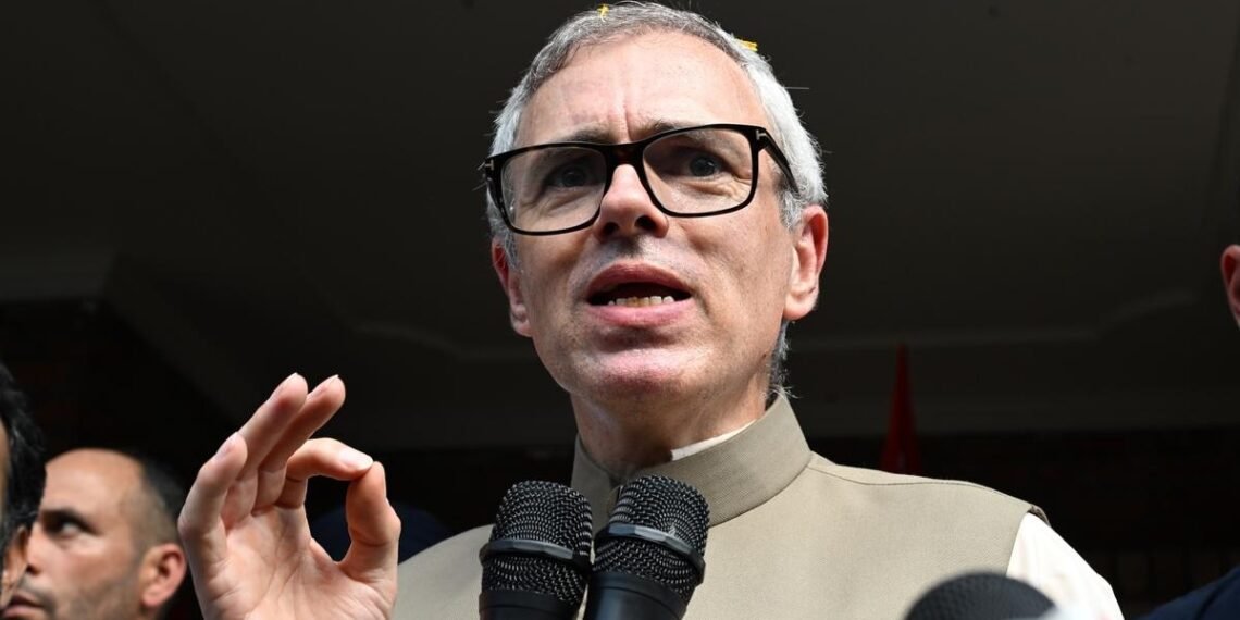 Omar Abdullah writes to Siddaramaih over ragging of Kashmir student