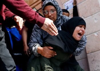 Israeli airstrikes on Gaza claim 200 lives amid ceasefire deadlock