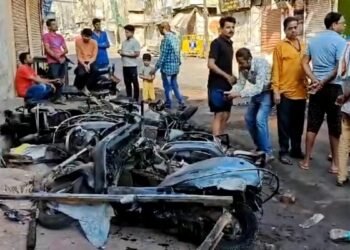 Curfew imposed in areas of Nagpur after violence over Aurangzeb row