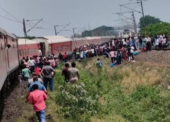 Odisha: 1 dead, several wounded as 11 coaches of Bangalore-Kamakhya Express derail