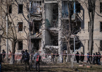 Blasts Rock Russian-Held Donetsk Despite Easter Ceasefire!