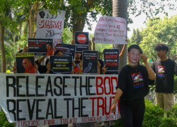 Tibetans protest in Delhi