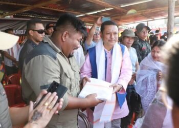 Sanajaoba with Aramabi telggol chief