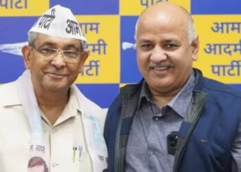 Major setback for AAP in Delhi as 13 Councillors resign from the Party