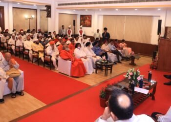 Delhi LG Hosts Interfaith Prayer Meet for Armed Forces