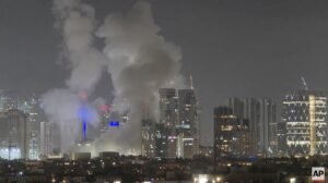 Iran strikes Telavib
