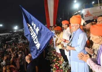 Lieutenant Governor Flags Off First Batch of Amarnath Yatra Pilgrims from Jammu
