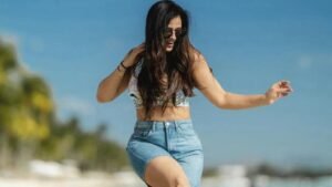 Shweta Tiwari Age 44, sizzles in Mauritius