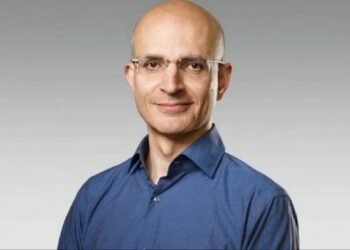 Everything You Should Know About Apple’s New Indian-Origin COO Sabih Khan