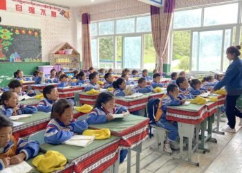 Chinese boarding school for Tibet children