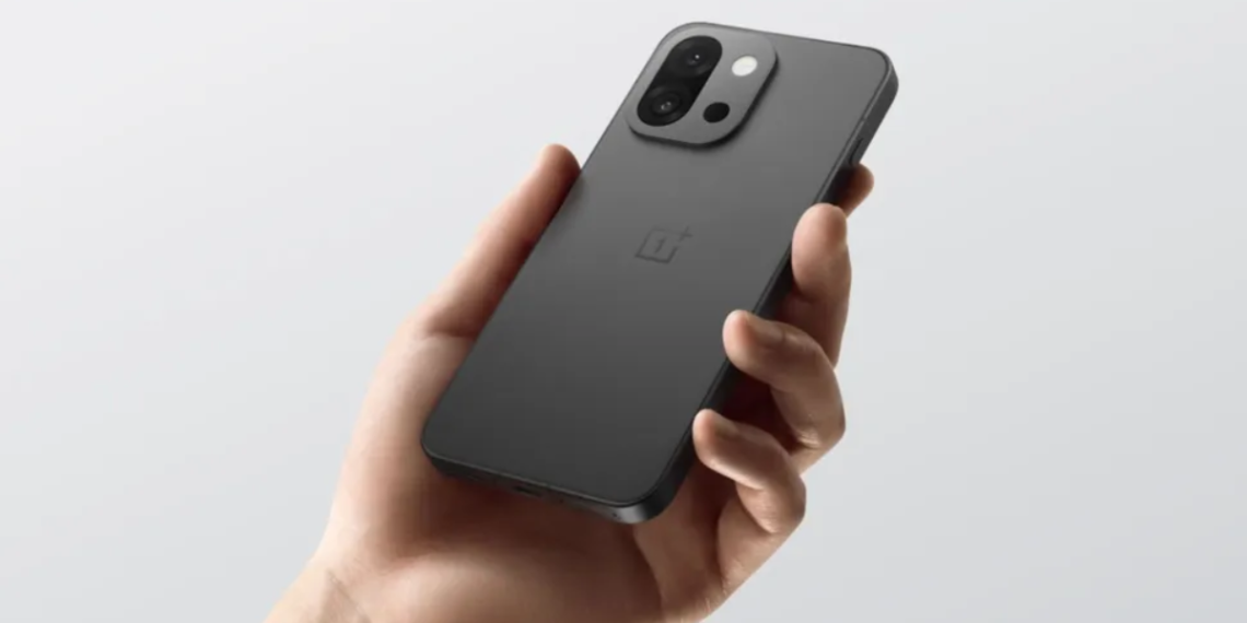 OnePlus 15 Leak Suggests Major Design Overhaul; Circular Camera Layout Likely Dropped